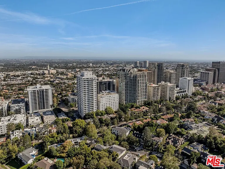 10724 Wilshire Blvd #712 — Photo 40
