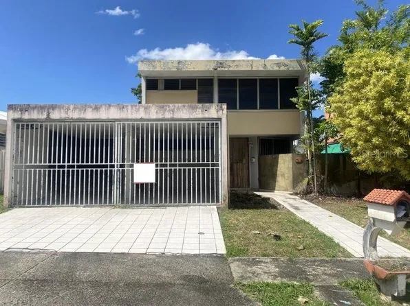 F 18 Calle Via Alturas, San Juan, PR 00913