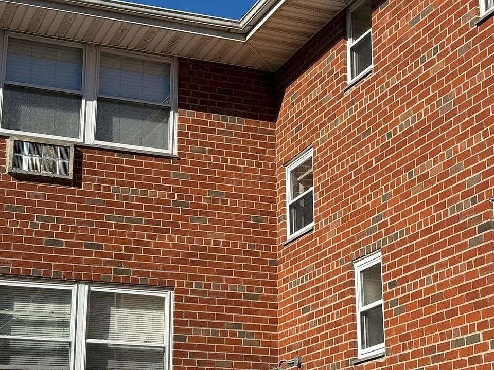 1st image of 160 Centre Avenue #1M