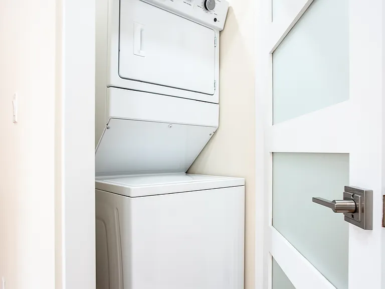 67 Diamond St #2R — Photo 11