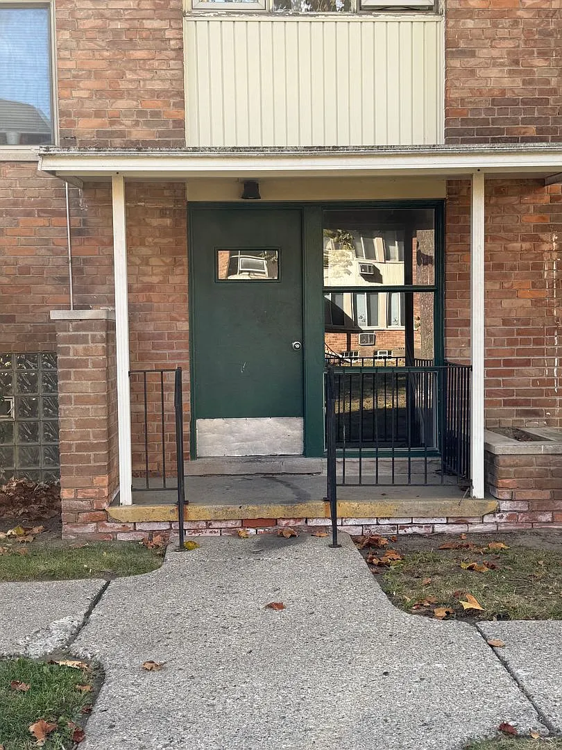 Two bedroom condo in Detroit — Photo 1