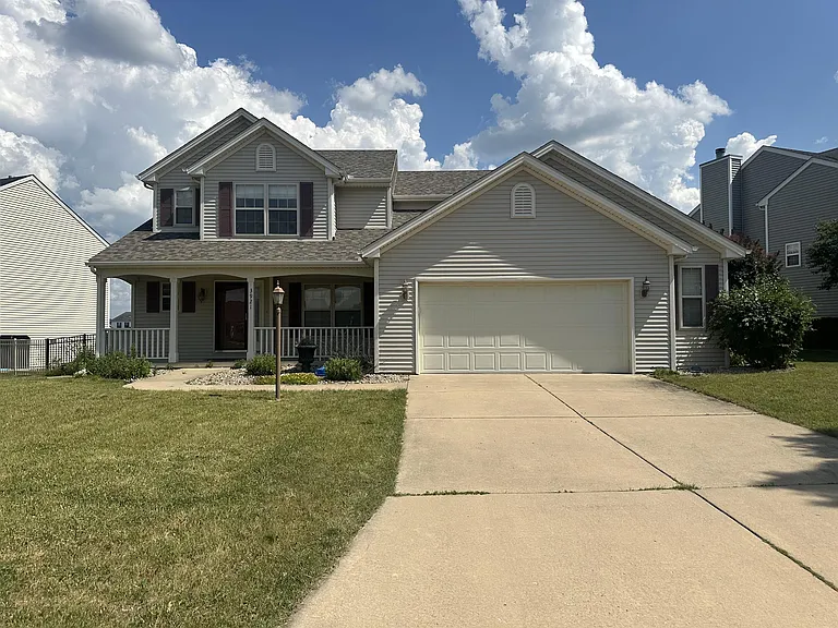 3921 Trailway Dr — Photo 2