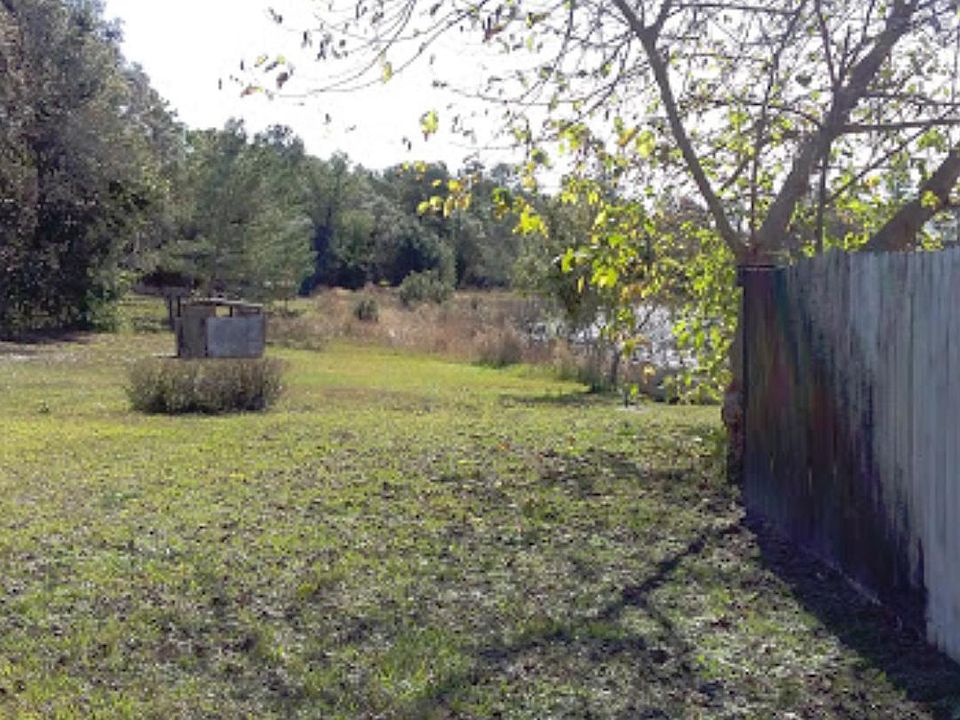 2nd image of 9980 Lake Dr