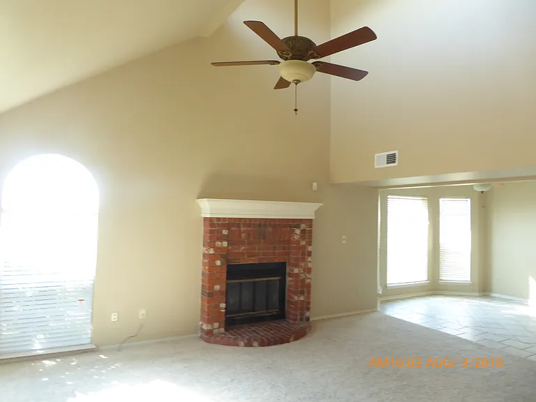 4302 SW Parkridge Blvd — Photo 3