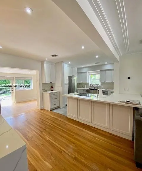 9472 Byron Ave — Photo 1