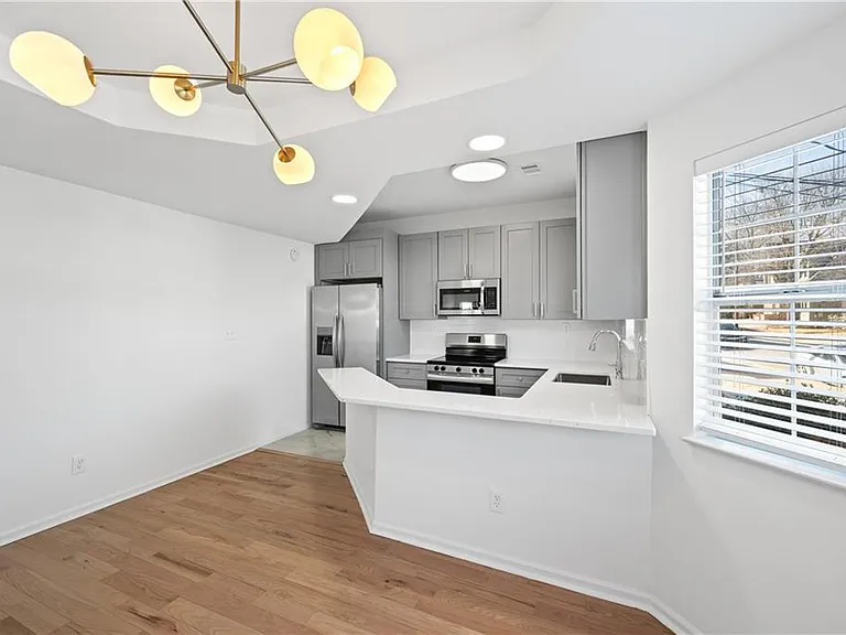 567 Winton Ter NE #A — Photo 8