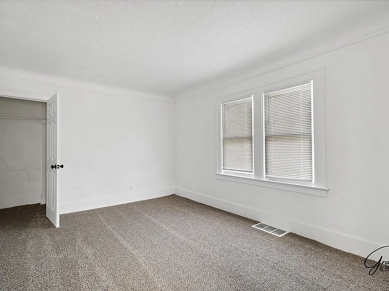 16211 Kentucky St — Photo 19