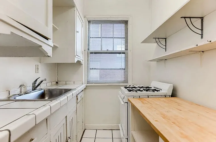 2120 Garfield Avenue — Photo 4