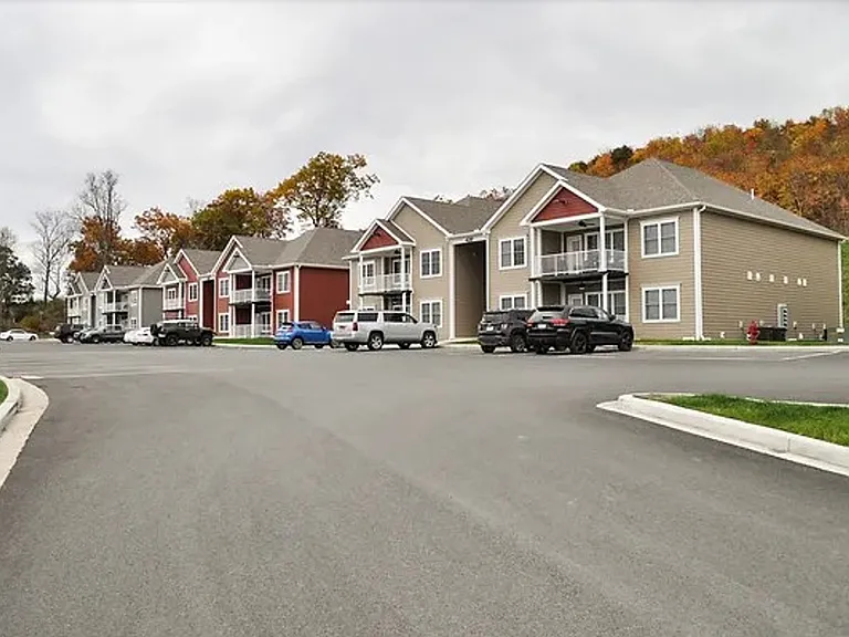 Sterling Ridge Apartments — Photo 20