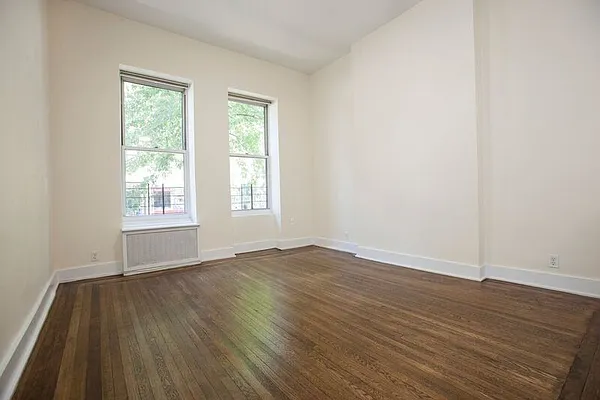 Rented by Walber 82nd Street | media 8