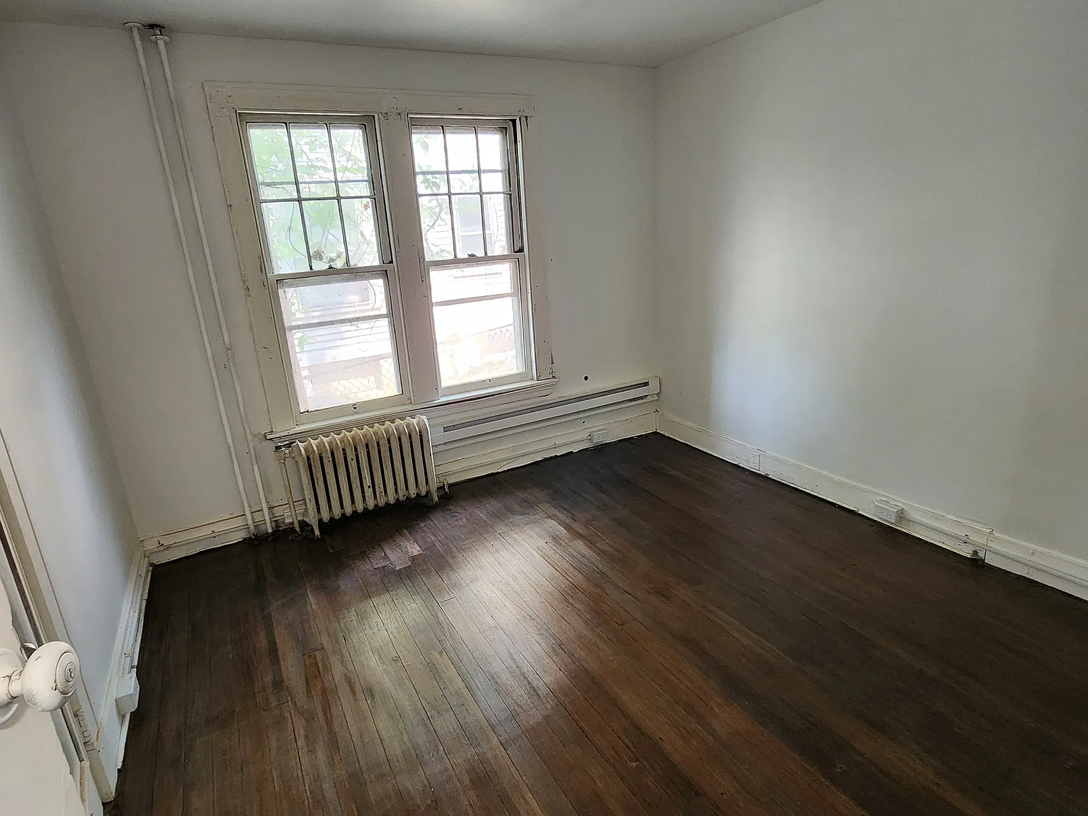 4 bed, 900 sqft, $1,900 — Photo 4