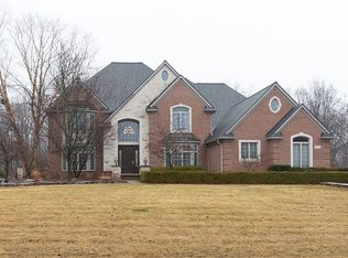 4747 Green Meadow Ln, Rochester, MI 48306