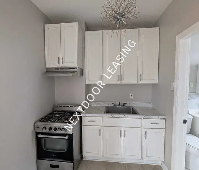 241 Duncan Ave #5M — Photo 1