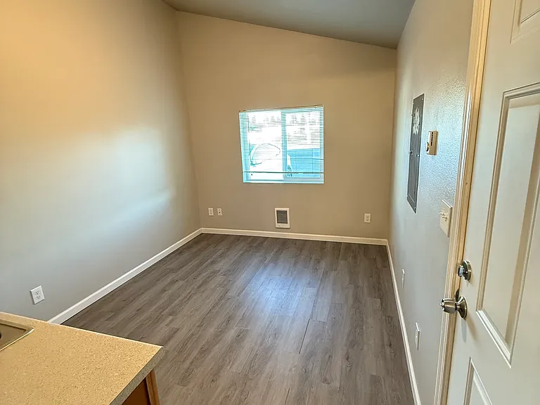 2575 NW Glencoe Rd #B — Photo 6