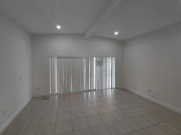 116 SE Prima Vista Blvd — Photo 4