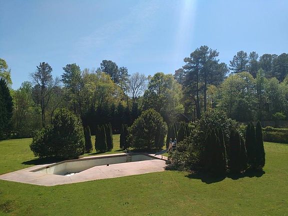 5th image of 2411 Old Salem Cir SE