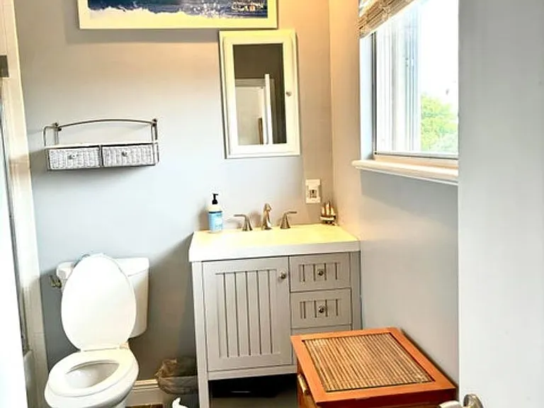 328 N Lake Dr — Photo 22