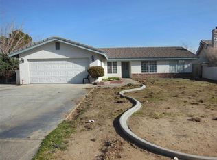 14800 Hartford Ln, Helendale, CA 92342