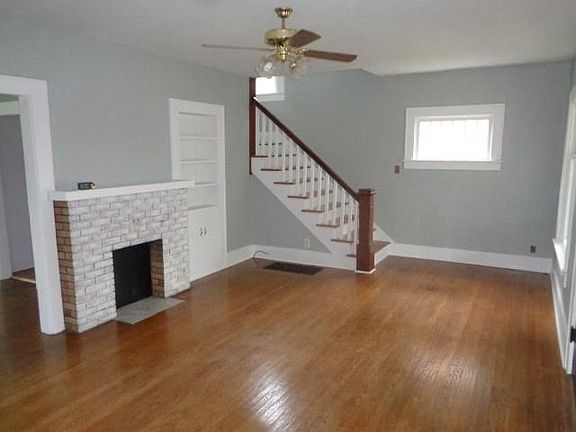 4th image of 212 W Water St