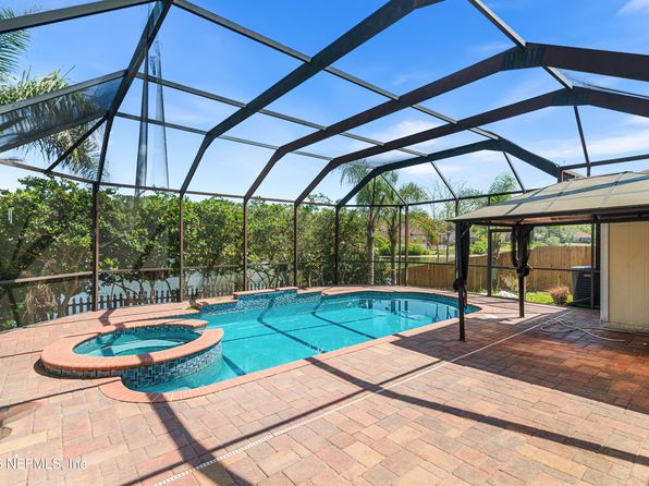 2471 Coachman Lakes Dr