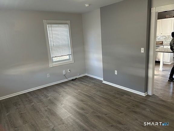 3rd image of 251 Cove Road