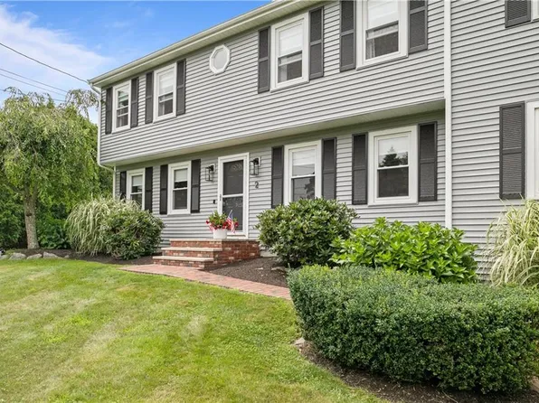 2 Stephen Dr, Bristol, RI 02809