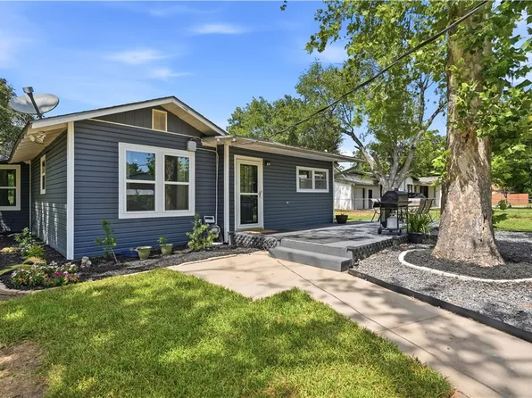 733 E Krezdorn St, Seguin, TX 78155