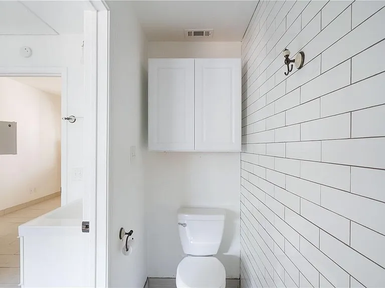 2605 Enfield Rd #110 — Photo 12