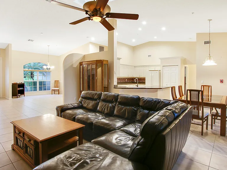 1198 SE Petunia Ave — Photo 28