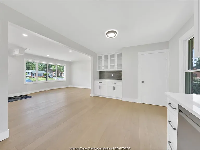 2445 Todd Ln — Photo 6