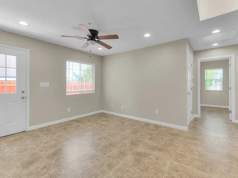 24600 Cypress St #24600A — Photo 27