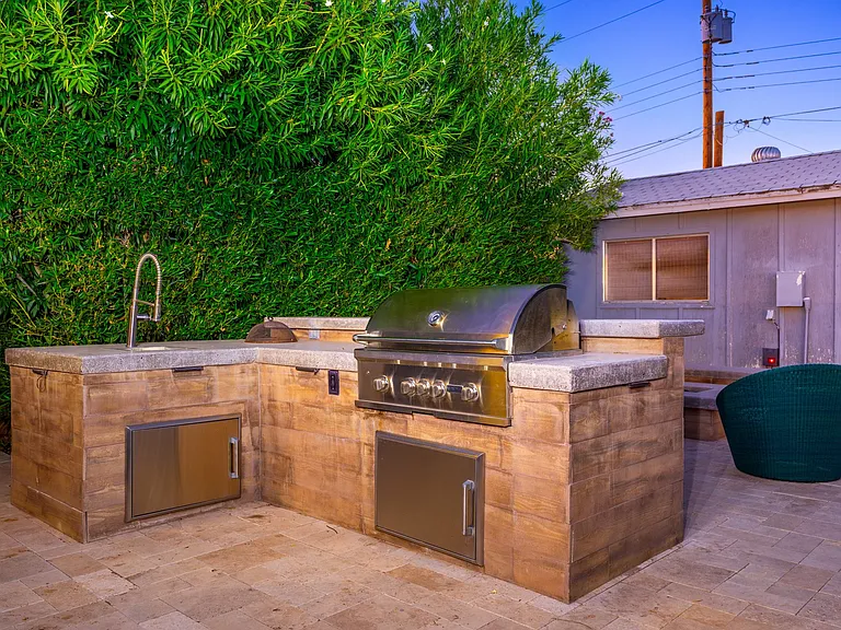 8356 E Avalon Dr — Photo 7