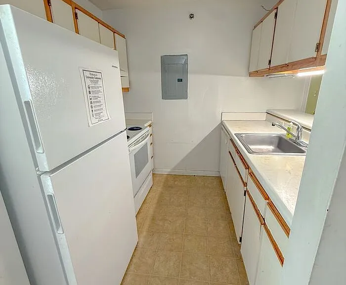 1500 Graduate Ln — Photo 7