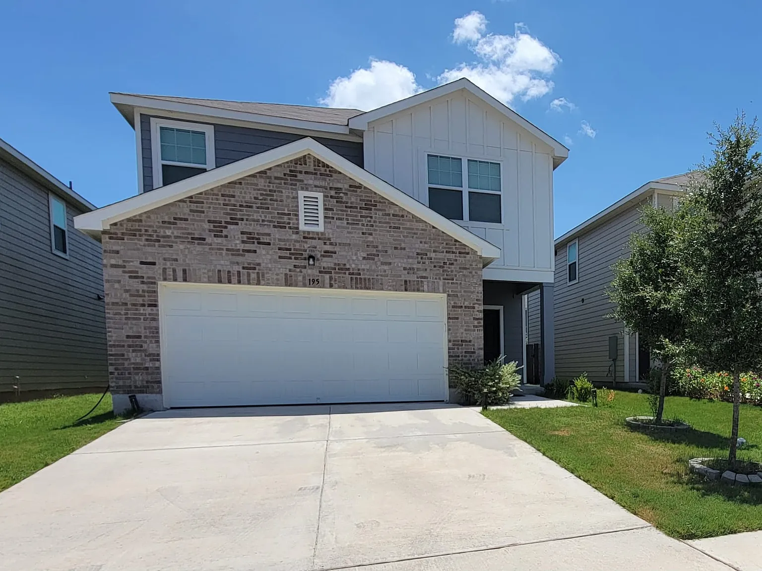 4 bed, 2260 sqft, $1,925 — Photo 2