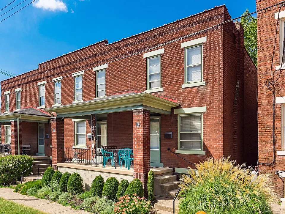 50 W Kossuth St