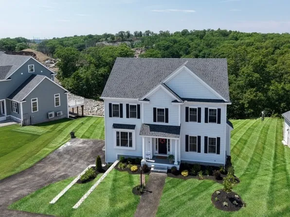 24 Strongwater Dr, Salem, MA 01970