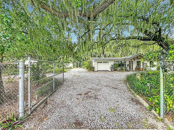 3rd image of 3851 S SANFORD AVENUE