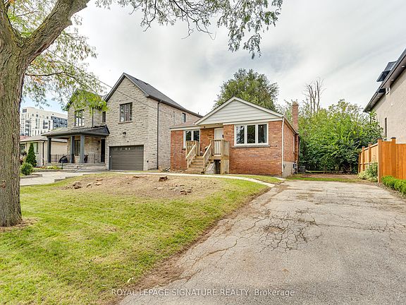 3rd image of 32 Wigan Cres