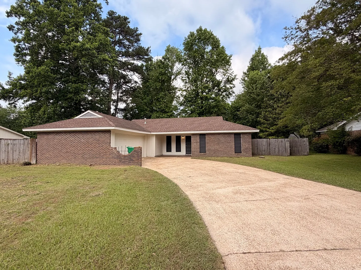 3507 Camellia Cir — Photo 1