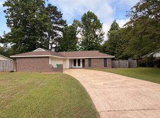 3507 Camellia Cir, Columbus, MS 39705