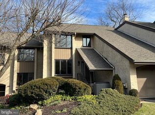 73 Golf Club Dr, Langhorne, PA