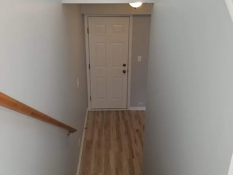 570 Conservatory Ln — Photo 2