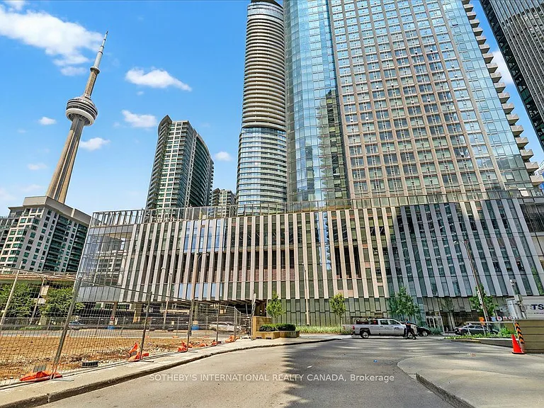 10 York St #2105 — Photo 40