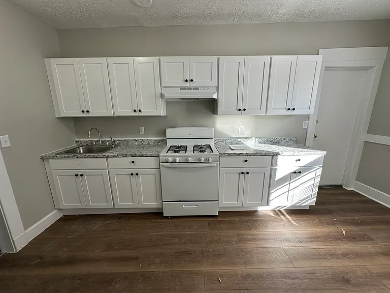 401 Sherman Ave #A6 — Photo 2