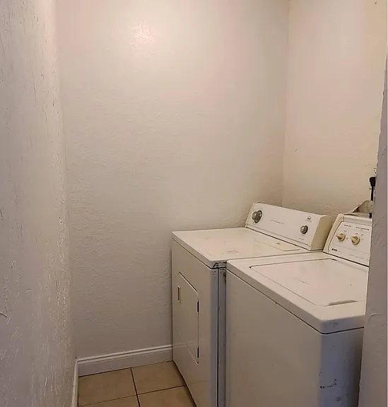 1239 Holden Dr — Photo 8