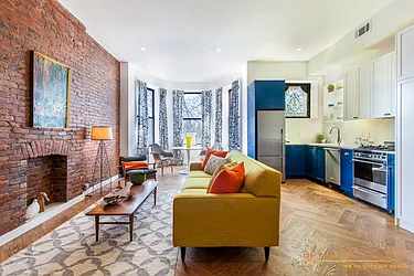 Sold by aptsandlofts.com