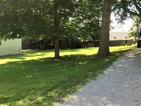 4th image of 226 Grandview Dr