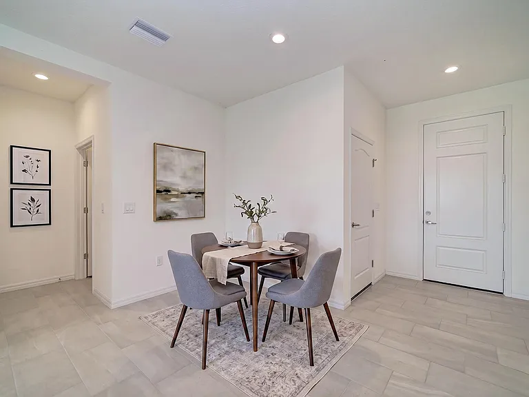 2206 Washington Palm Ct — Photo 13