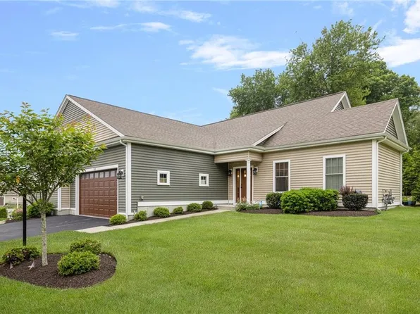 5 B Fairway Dr, Smithfield, RI 02917