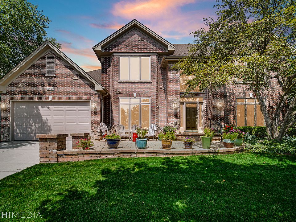 2nd image of 2420 Sutton Ln